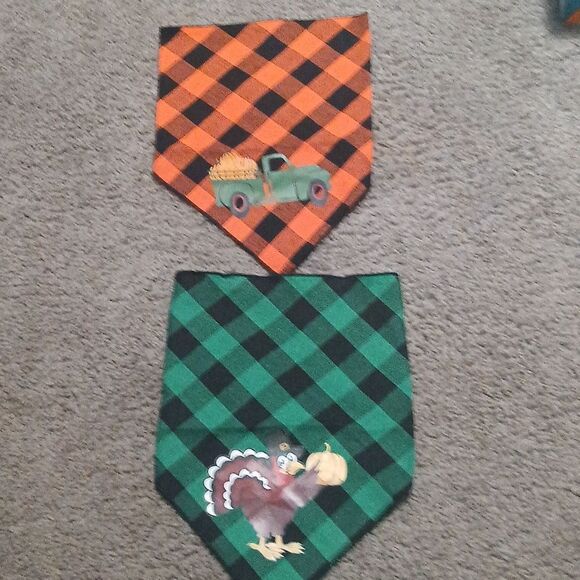 Fall Thanksgiving  2 pack bandana set  Brand new in package neck 24"across - Picture 2 of 9